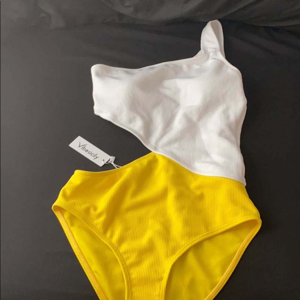 Bathing suit